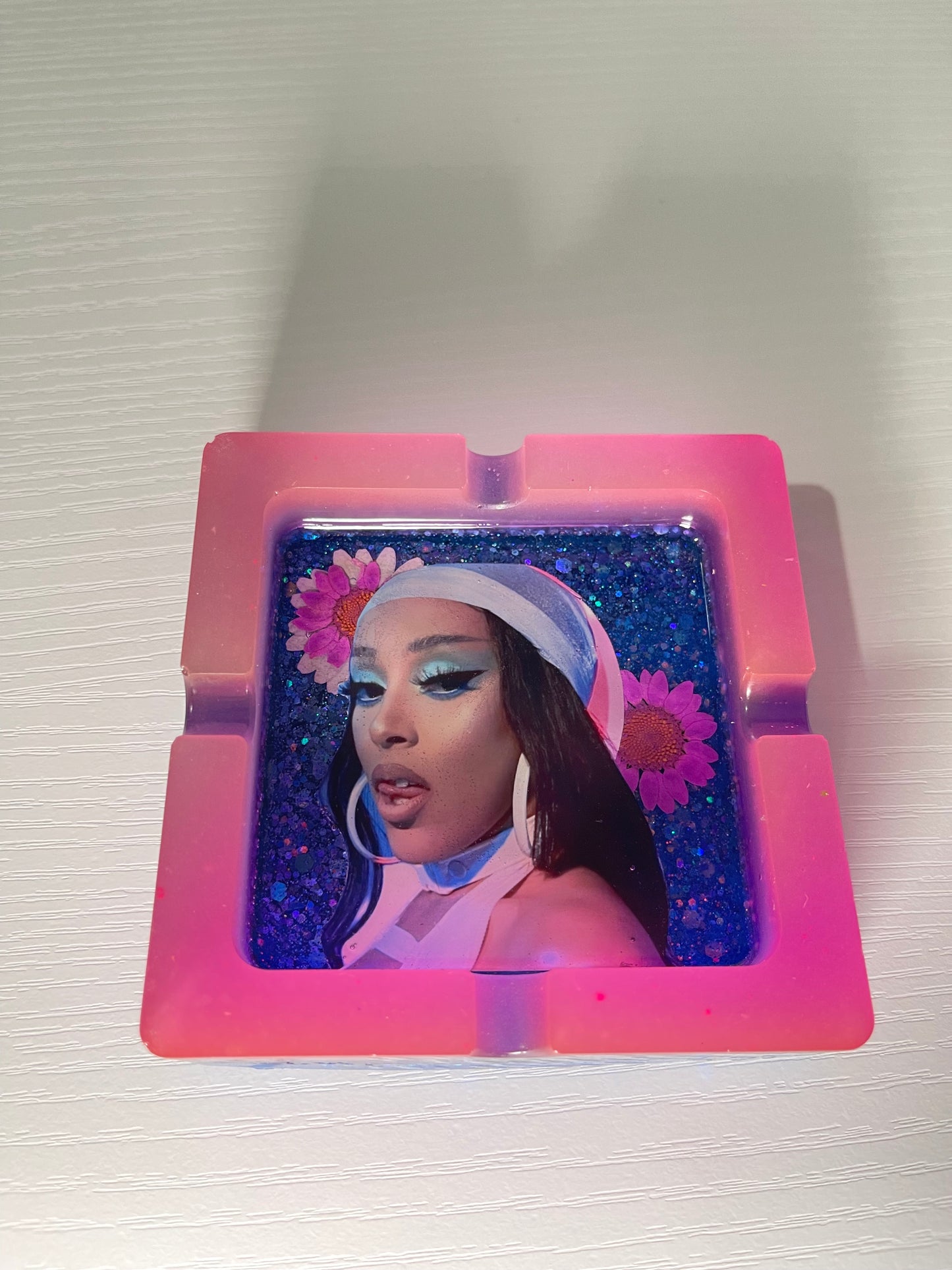Doja| Multi-Color Glow in the Dark Resin Ashtray